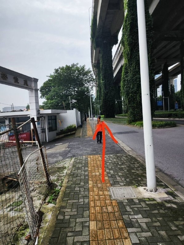 浦东金桥佳苑公交站，久闻大名，